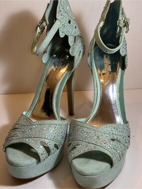 Seafoam Rhinestone Platform Heels ✨ Gianni Bini 8.5M Glam Stilettos